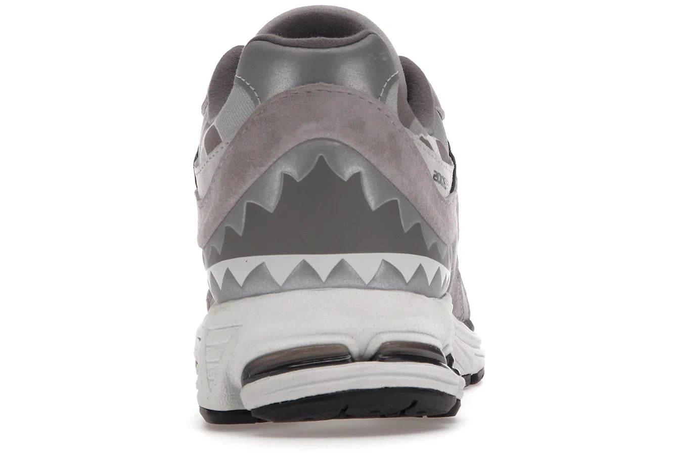 New Balance 2002R BAPE Grau