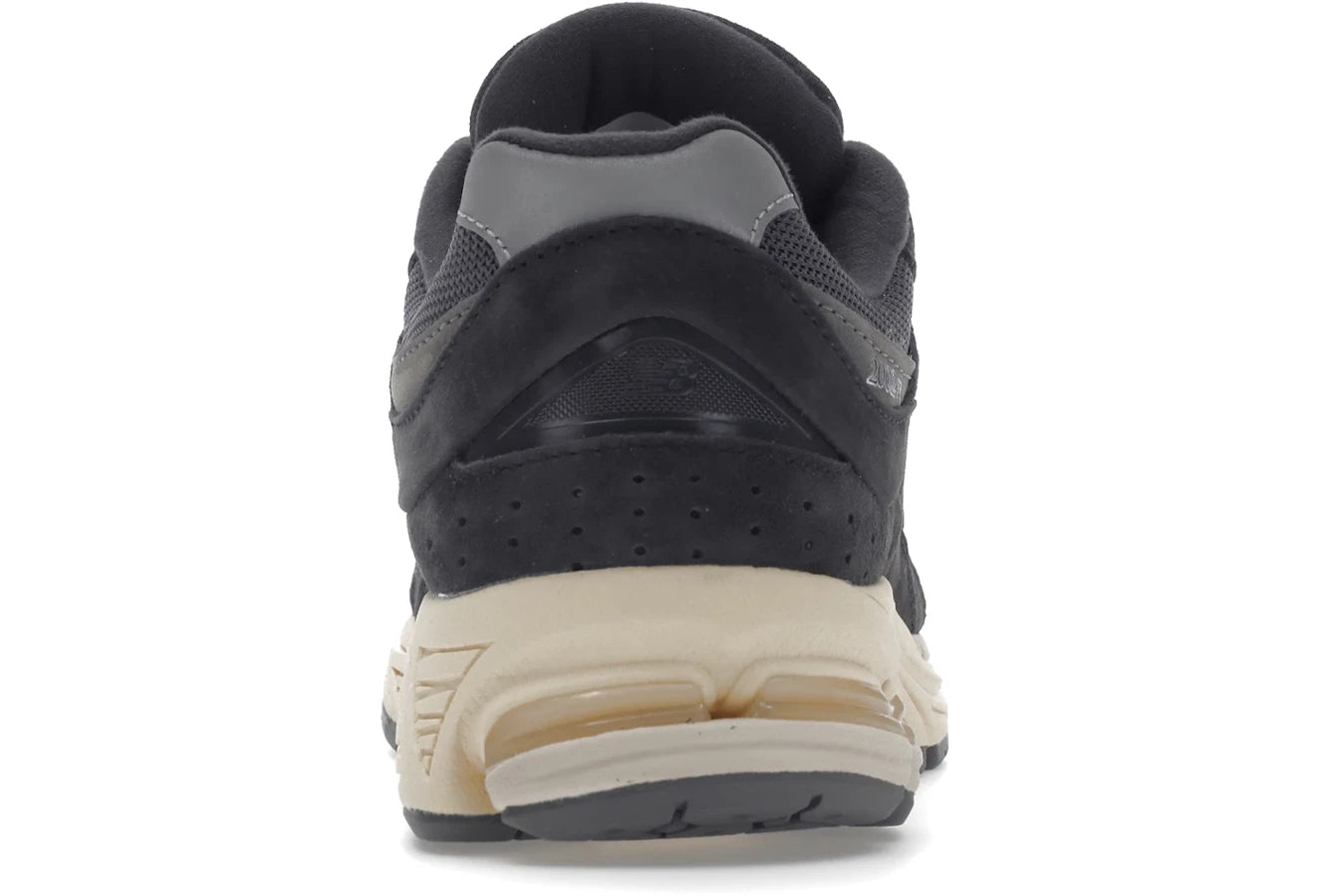 New Balance 2002R Schwarz Dunkelgrau