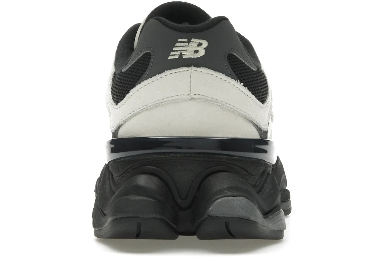 New Balance 9060 Off White Schwarz