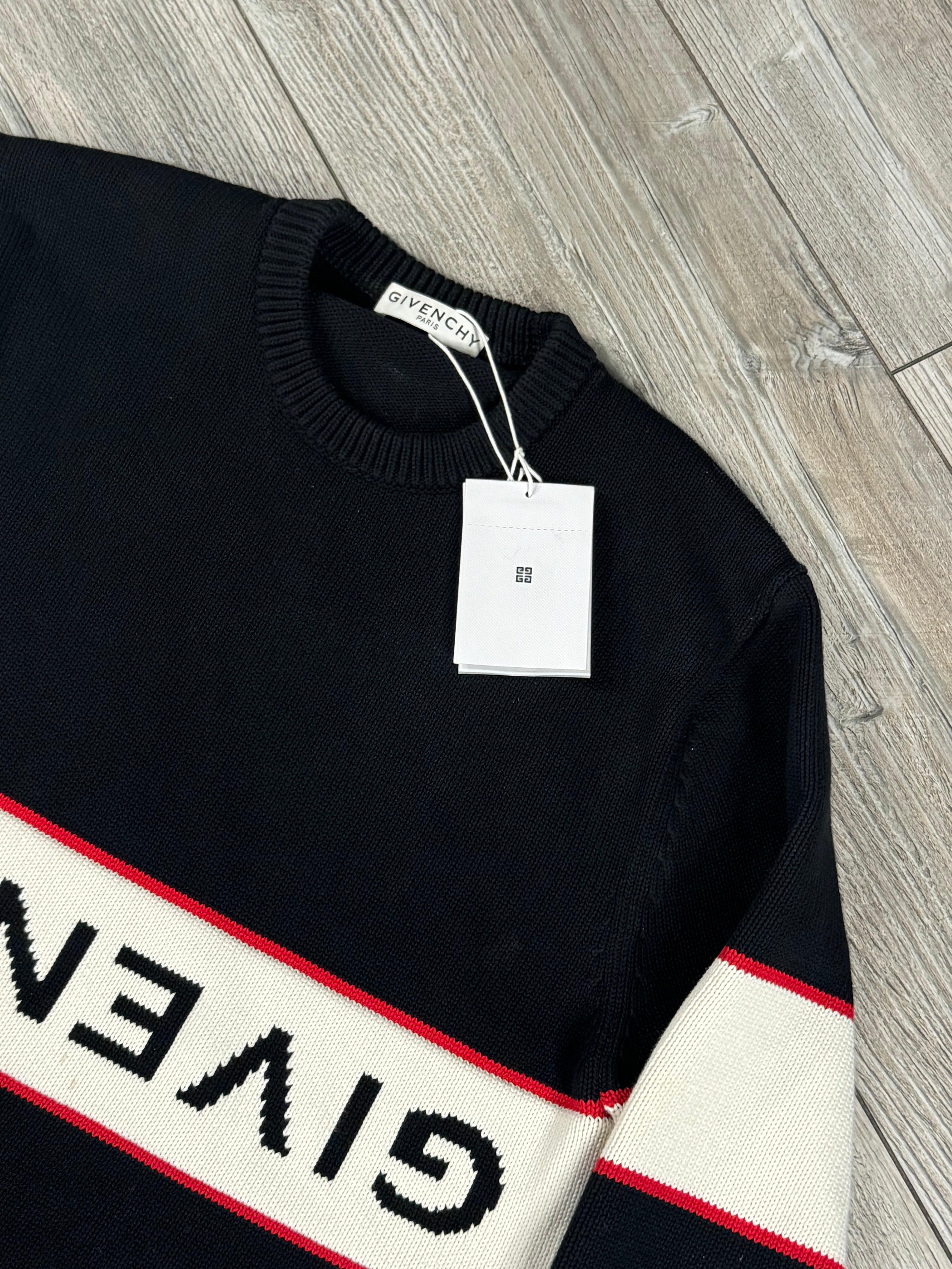 Givenchy Pullover (passt Größe M)