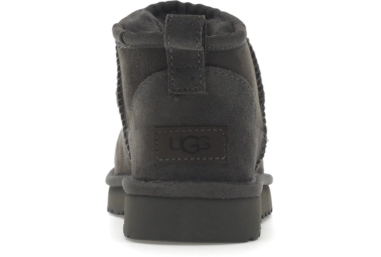 UGG Classic Ultra Mini Stiefel Grau