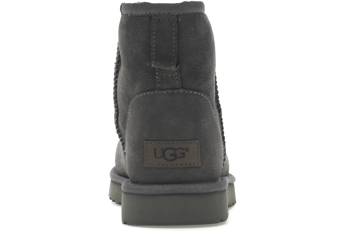UGG Classic Mini II Boot Grau