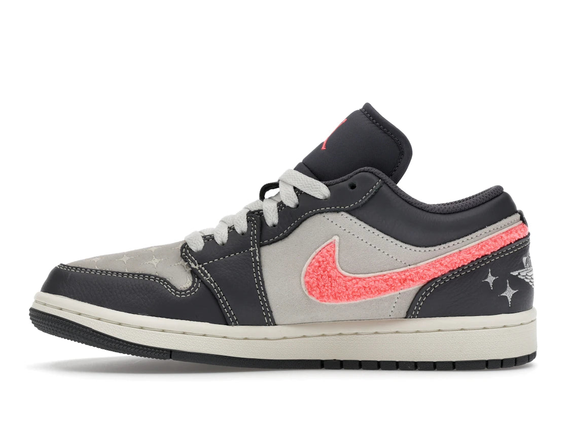 Jordan 1 Low Light Graphite Hot Punch (Damen)