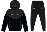 Nike Sportswear x Central Cee Syna World Tech Fleece Hoodie & Joggers Set Schwarz/Metallic Red Bronze