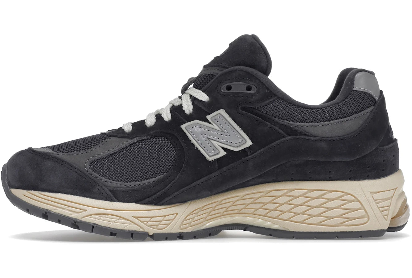 New Balance 2002R Schwarz Dunkelgrau