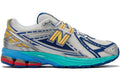 New Balance 1906R DTLR Mondzeichen