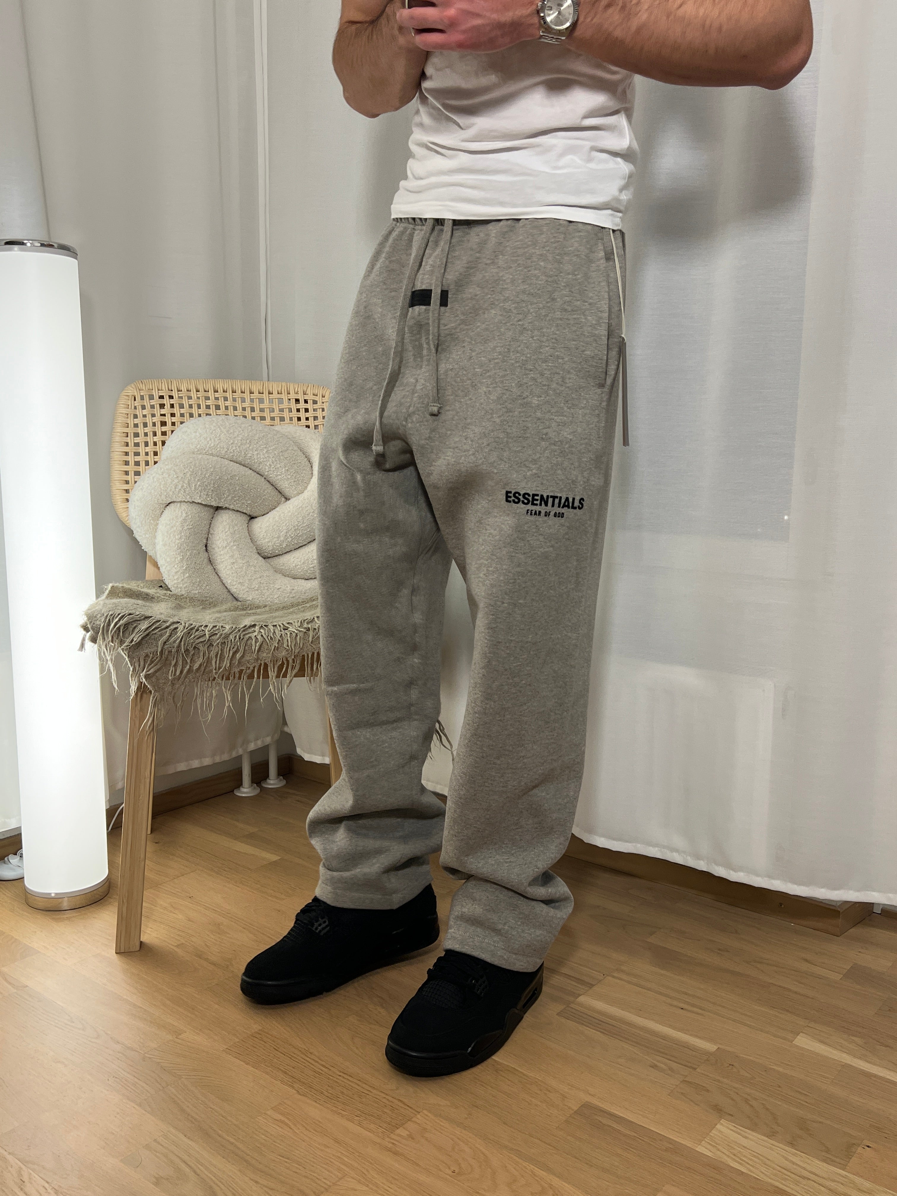 Fear of God Essentials Sweatpants Dark Oatmeal Relaxed (ausgestellt)