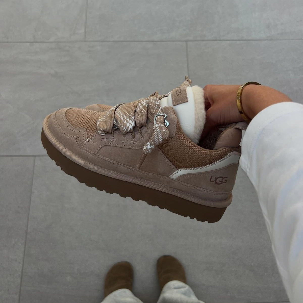 UGG Lowmel Sand