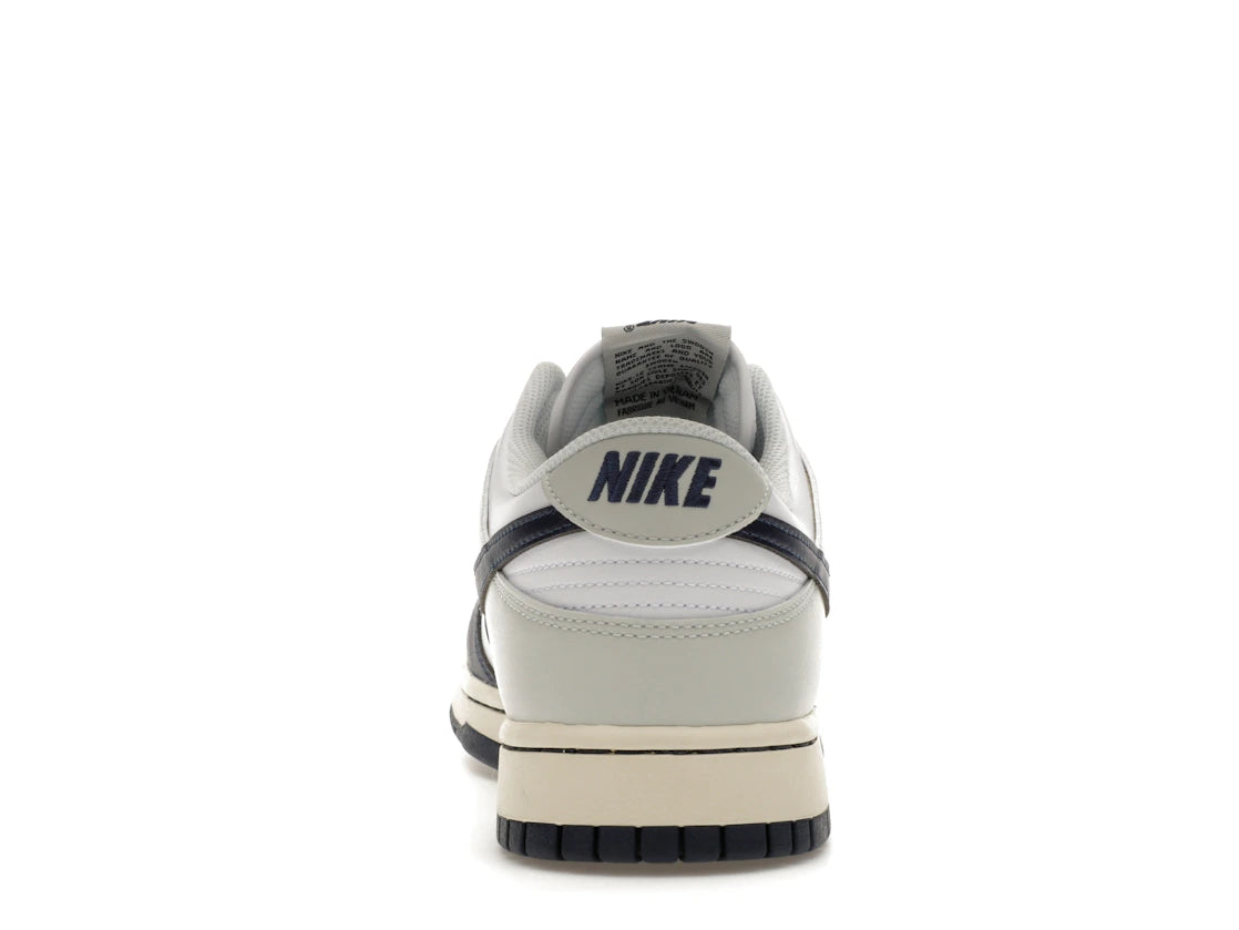 Nike Dunk Low New York Yankees